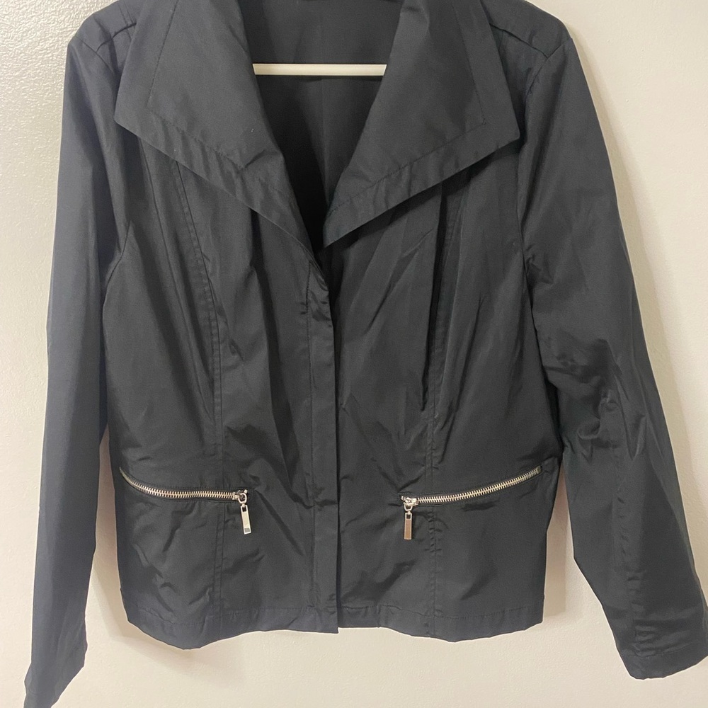 Chico's black stylish windbreaker